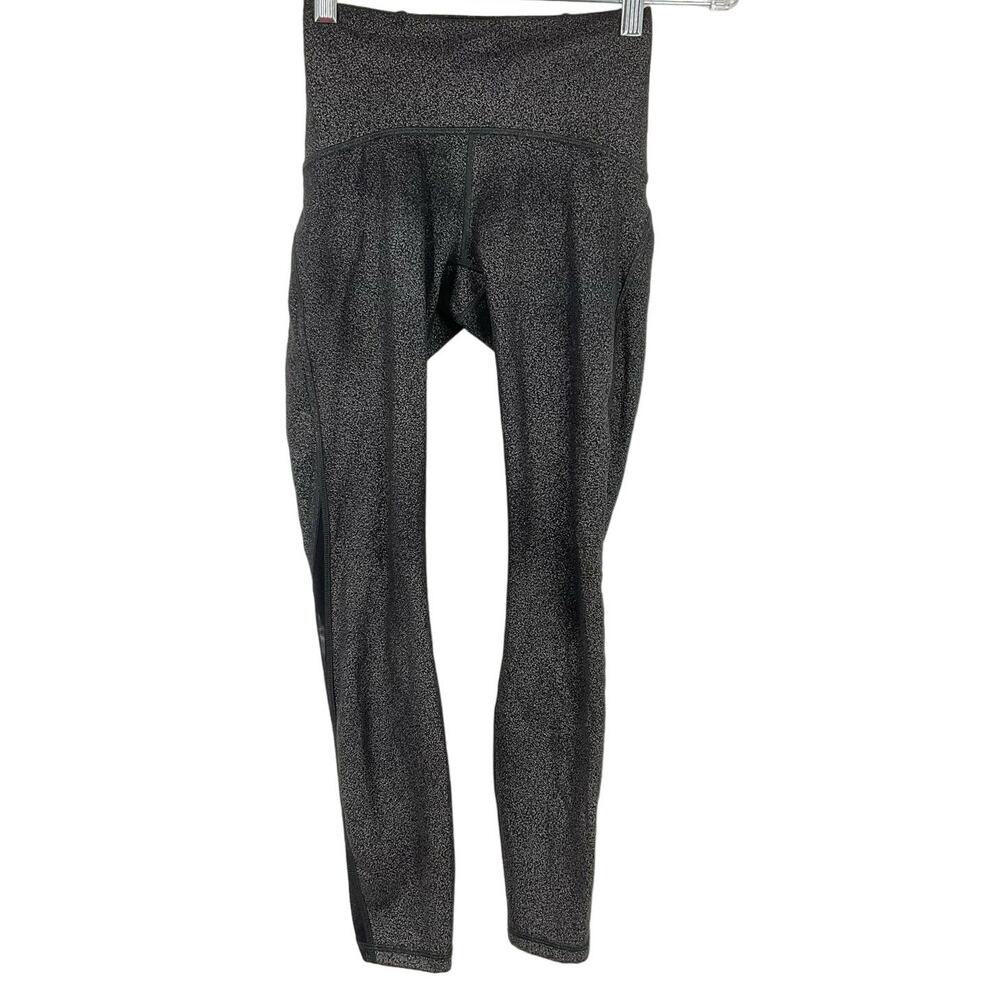 Lululemon Train Times 7/8 Pant Size 2 Luminosity Foil Print Black‎ Silver